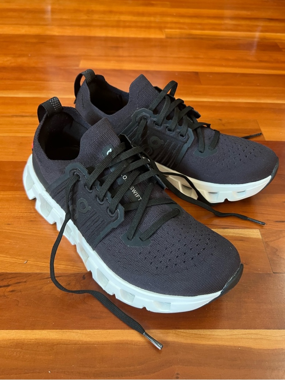 Like New ON Cloudswift 4 (Women’s 8.5)
